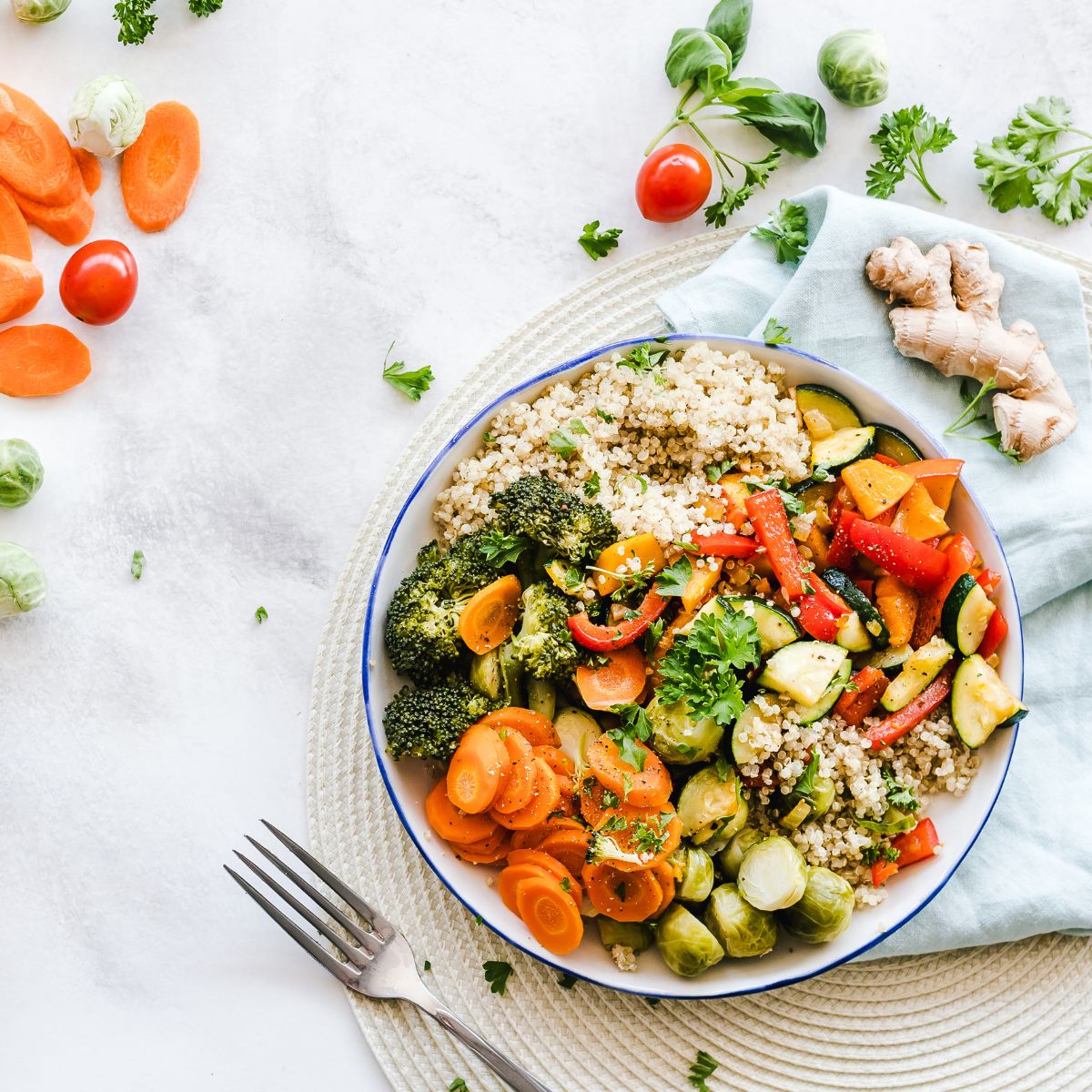 eine bunte Gemüsebowl 