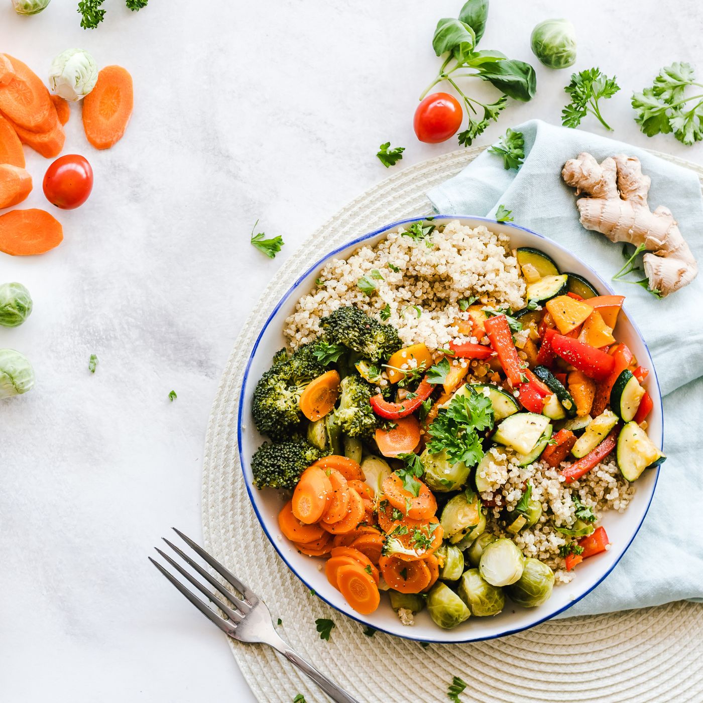 eine bunte Gemüsebowl 